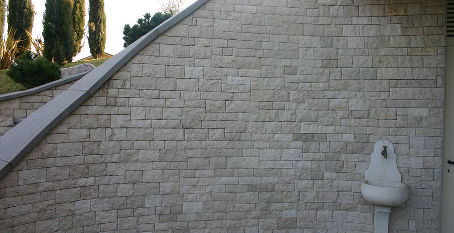 Botticino - Outer wall staircase